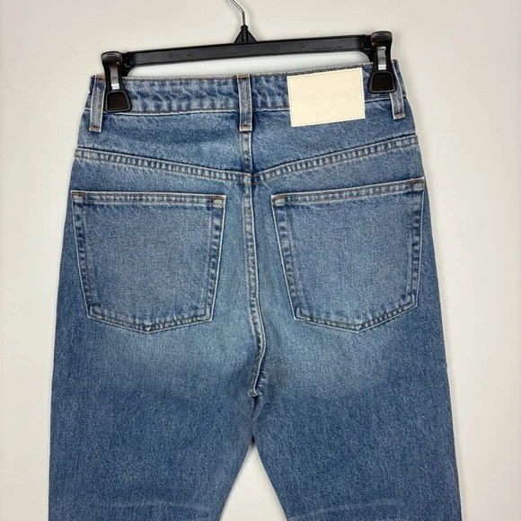 GRLFRND Sara Super High Rise Straight in Lenox Hill Size 25